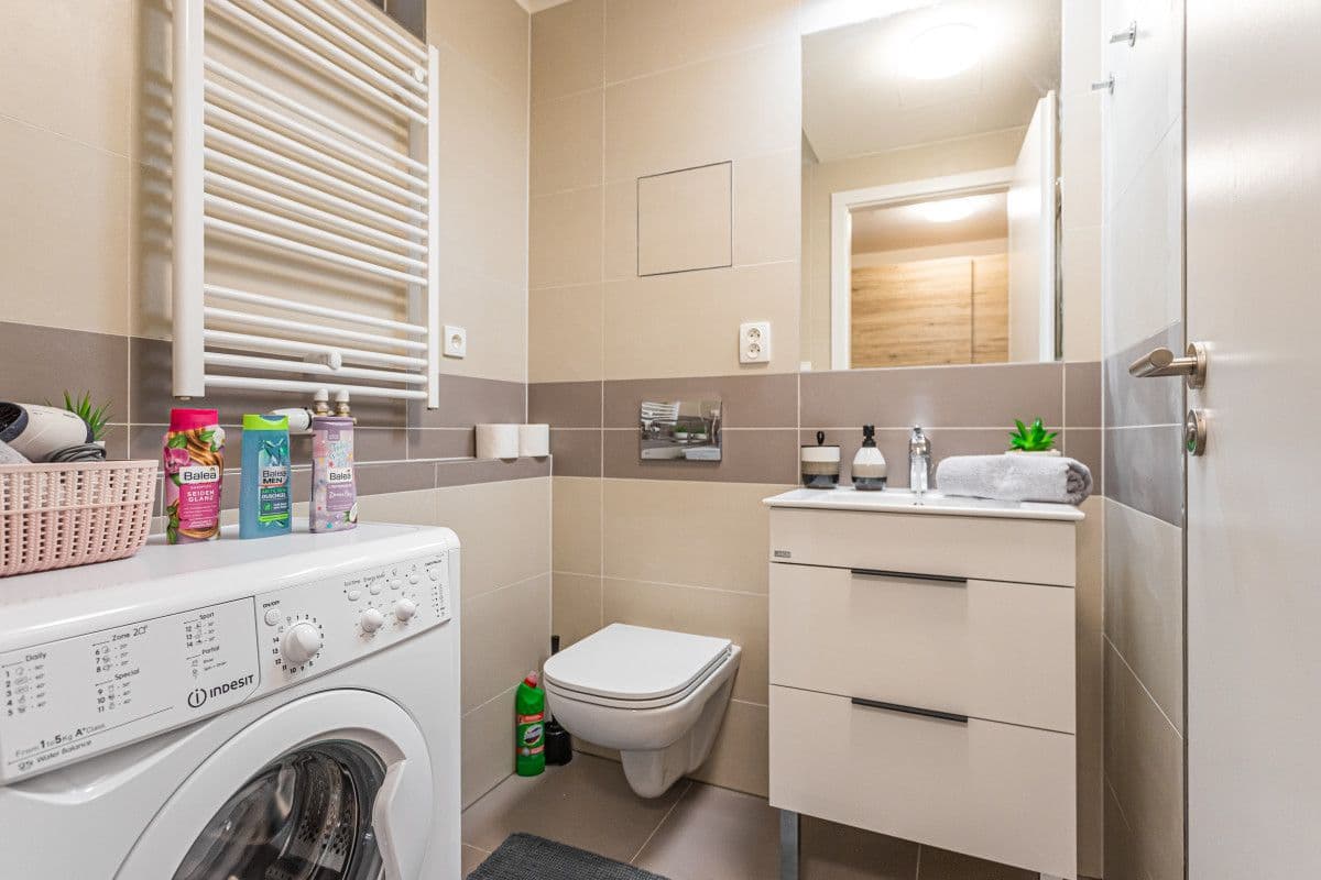 Prenájom bytu 35 m², Hlaváčkova, Praha, Praha Prenájom bytu 35 m², Hlaváčkova, Praha, Praha