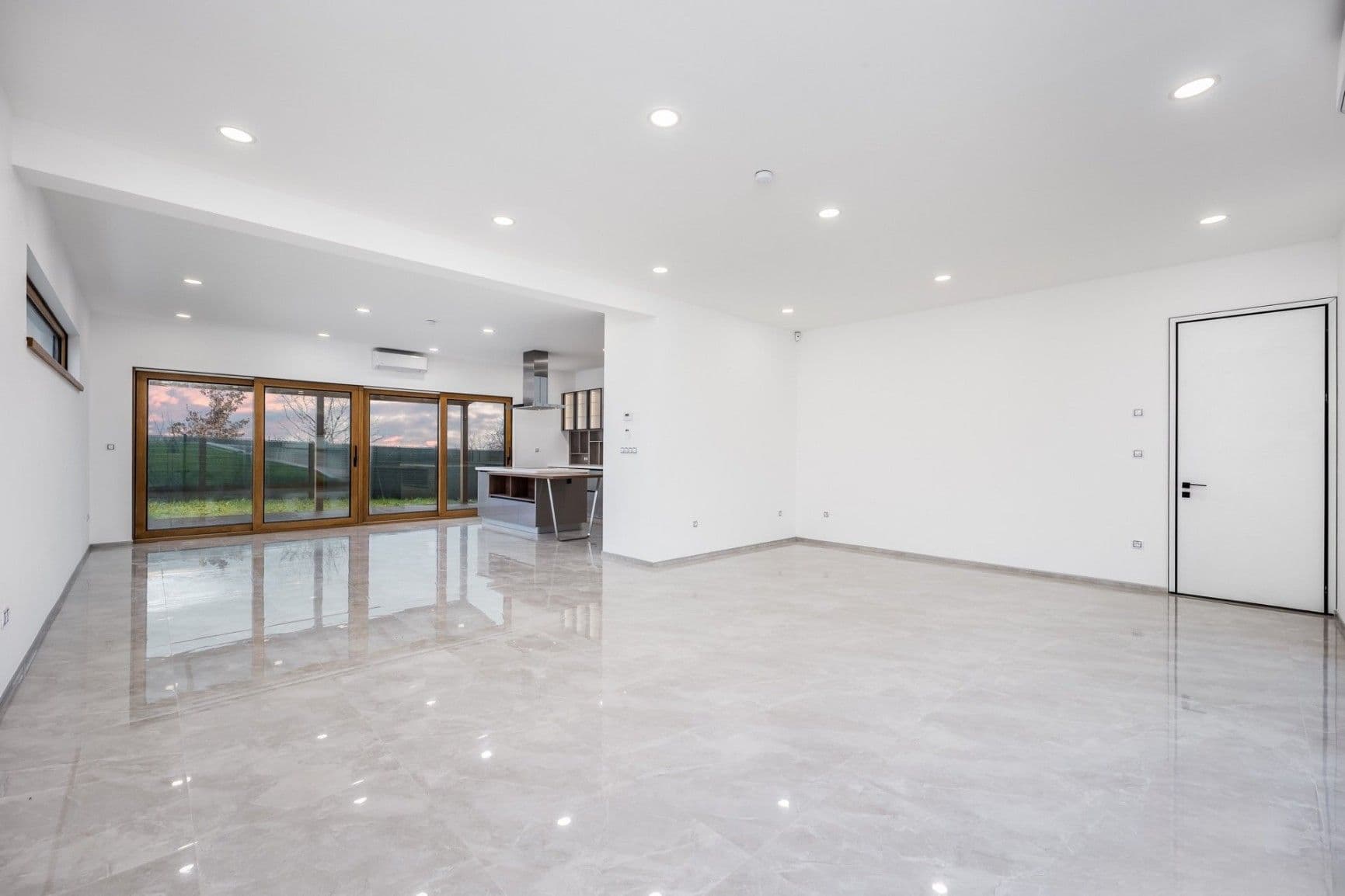 Predaj domu 320 m², pozemek 814 m², U Rybníčka, Vysoký Újezd, Středočeský kraj Predaj domu 320 m², pozemek 814 m², U Rybníčka, Vysoký Újezd, Středočeský kraj