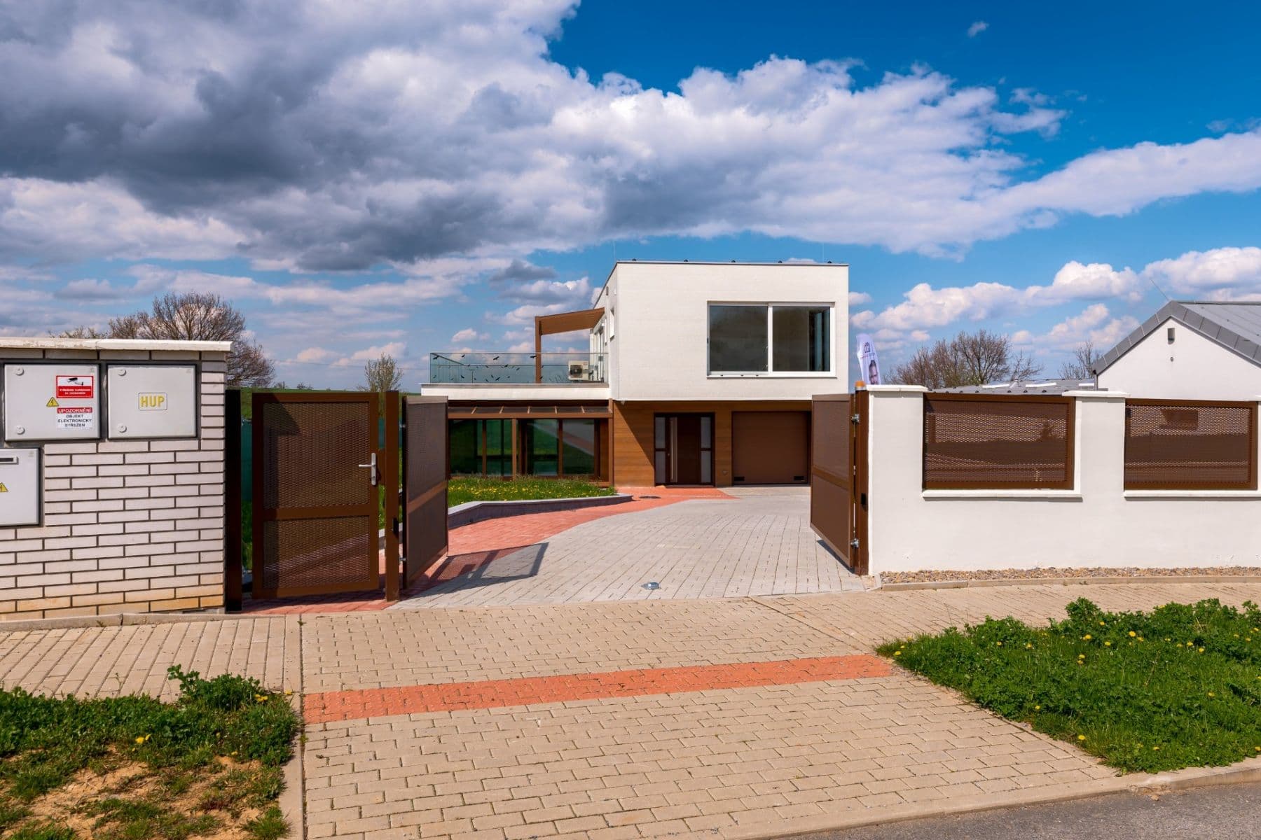 Predaj domu 320 m², pozemek 814 m², U Rybníčka, Vysoký Újezd, Středočeský kraj Predaj domu 320 m², pozemek 814 m², U Rybníčka, Vysoký Újezd, Středočeský kraj