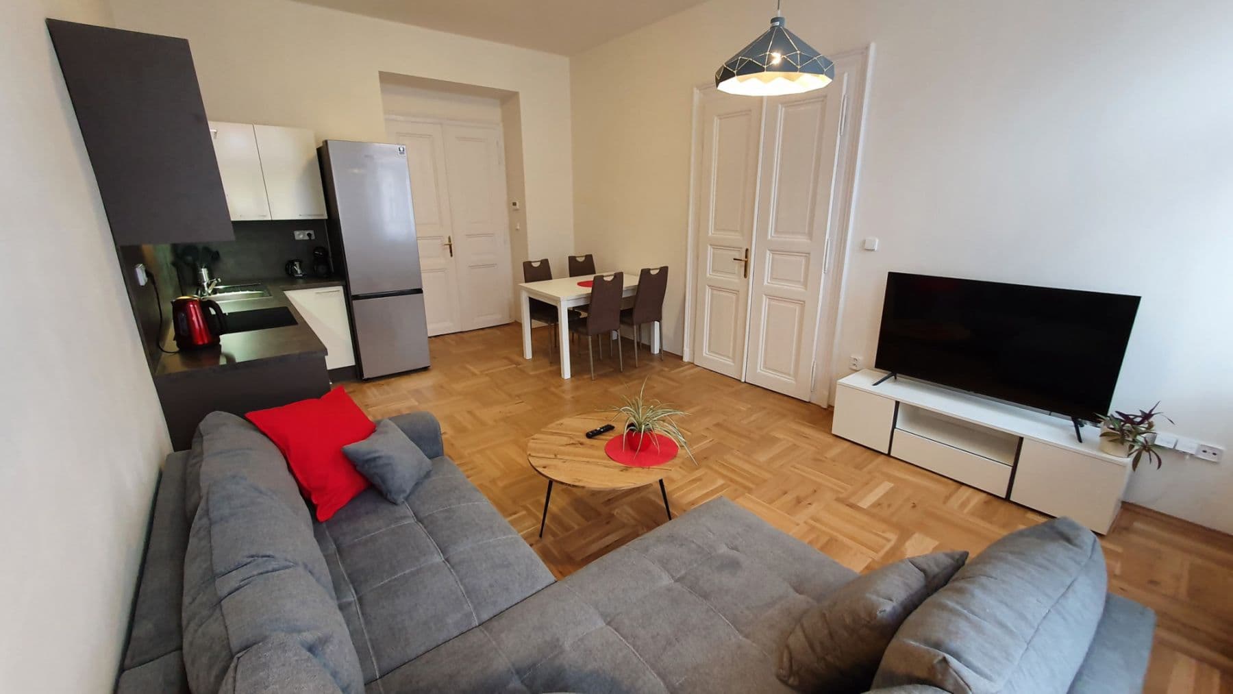 Prenájom bytu 65 m², Tyršova, Praha, Praha Prenájom bytu 65 m², Tyršova, Praha, Praha