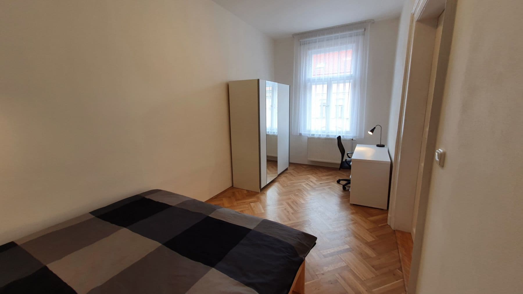 Prenájom bytu 65 m², Tyršova, Praha, Praha Prenájom bytu 65 m², Tyršova, Praha, Praha