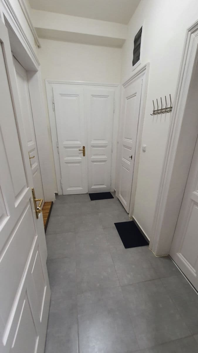 Prenájom bytu 65 m², Tyršova, Praha, Praha Prenájom bytu 65 m², Tyršova, Praha, Praha