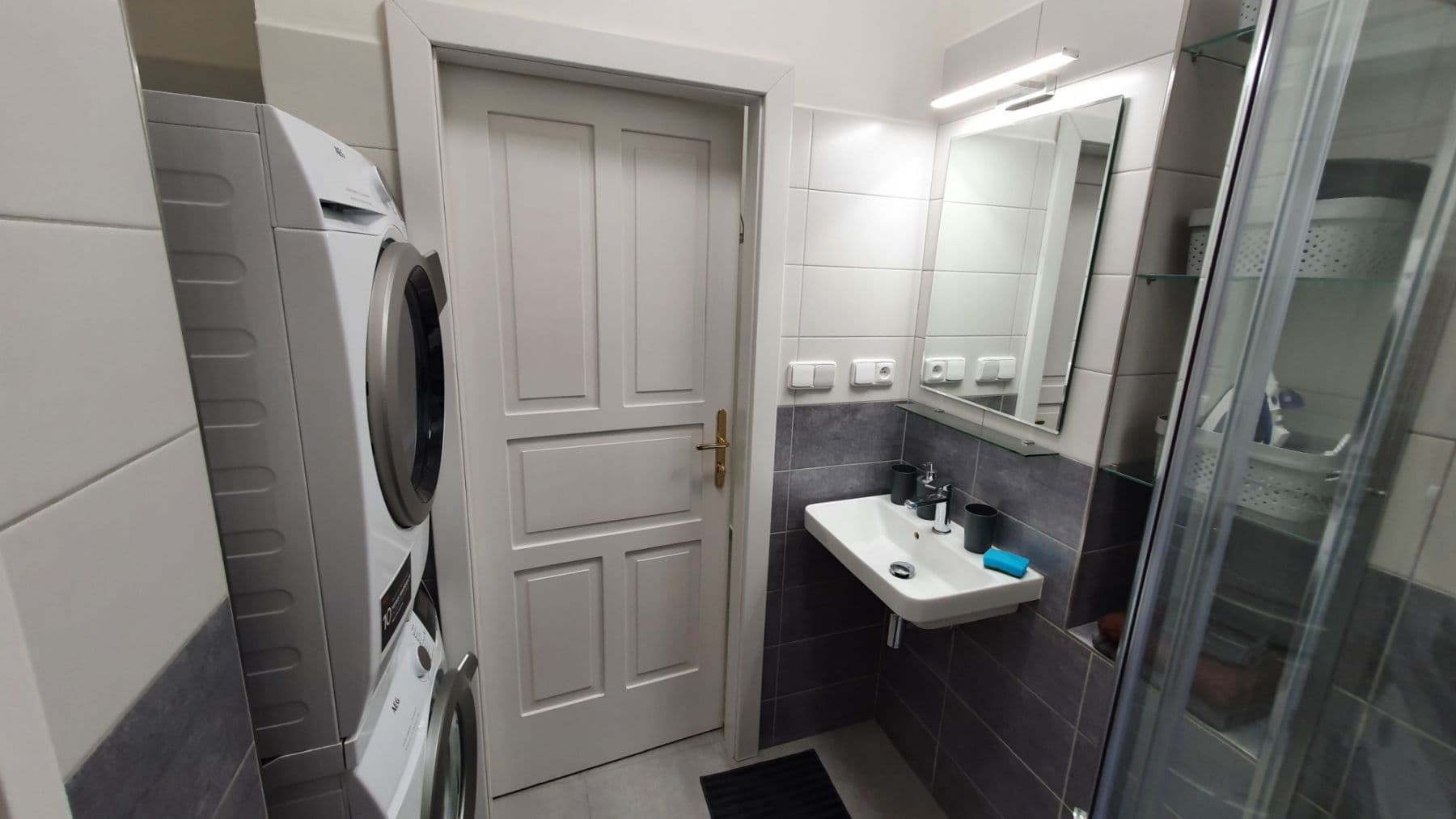 Prenájom bytu 65 m², Tyršova, Praha, Praha Prenájom bytu 65 m², Tyršova, Praha, Praha