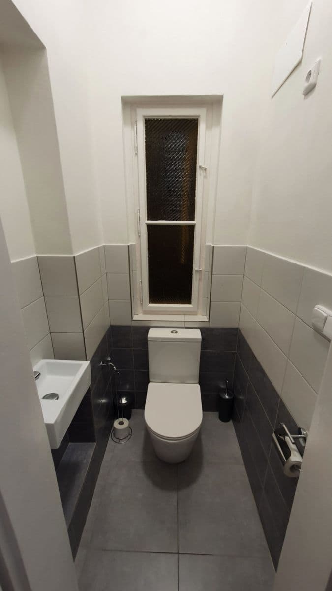 Prenájom bytu 65 m², Tyršova, Praha, Praha Prenájom bytu 65 m², Tyršova, Praha, Praha