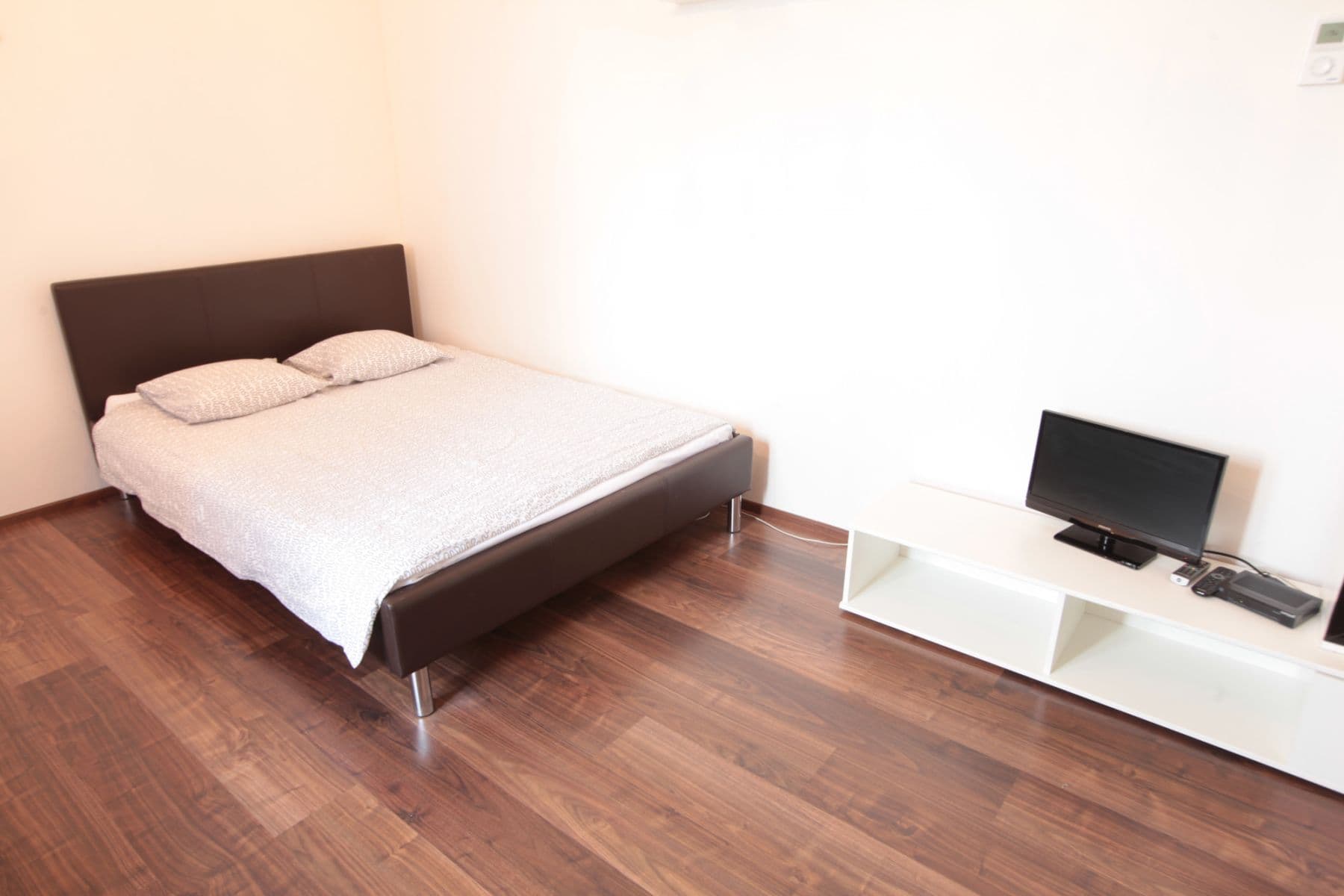 Prenájom bytu 25 m², Freyova, Praha, Praha Prenájom bytu 25 m², Freyova, Praha, Praha