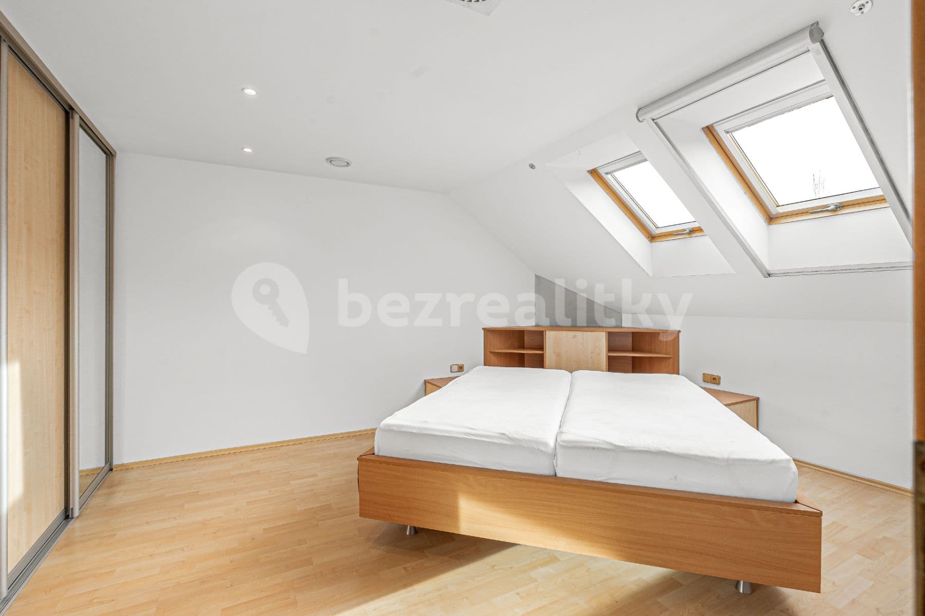 Prenájom domu 300 m², pozemok 1.100 m², Dobrovského, Rajhrad, Jihomoravský kraj Prenájom domu 300 m², pozemok 1.100 m², Dobrovského, Rajhrad, Jihomoravský kraj