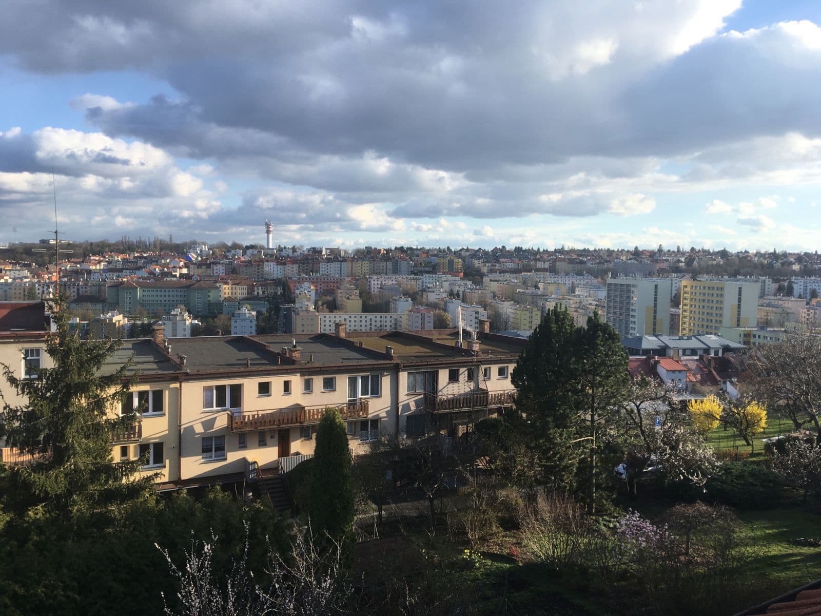 Prenájom bytu 87 m², náměstí Před Bateriemi, Praha, Praha Prenájom bytu 87 m², náměstí Před Bateriemi, Praha, Praha