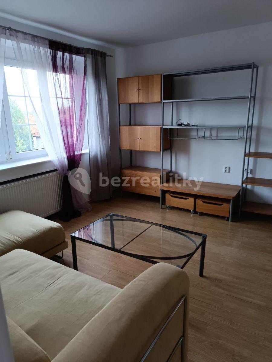 Prenájom bytu 3-izbový 85 m², V Uličce, Hostivice, Středočeský kraj