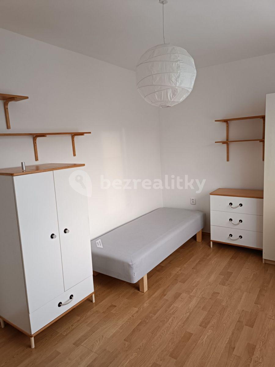 Prenájom bytu 3-izbový 85 m², V Uličce, Hostivice, Středočeský kraj