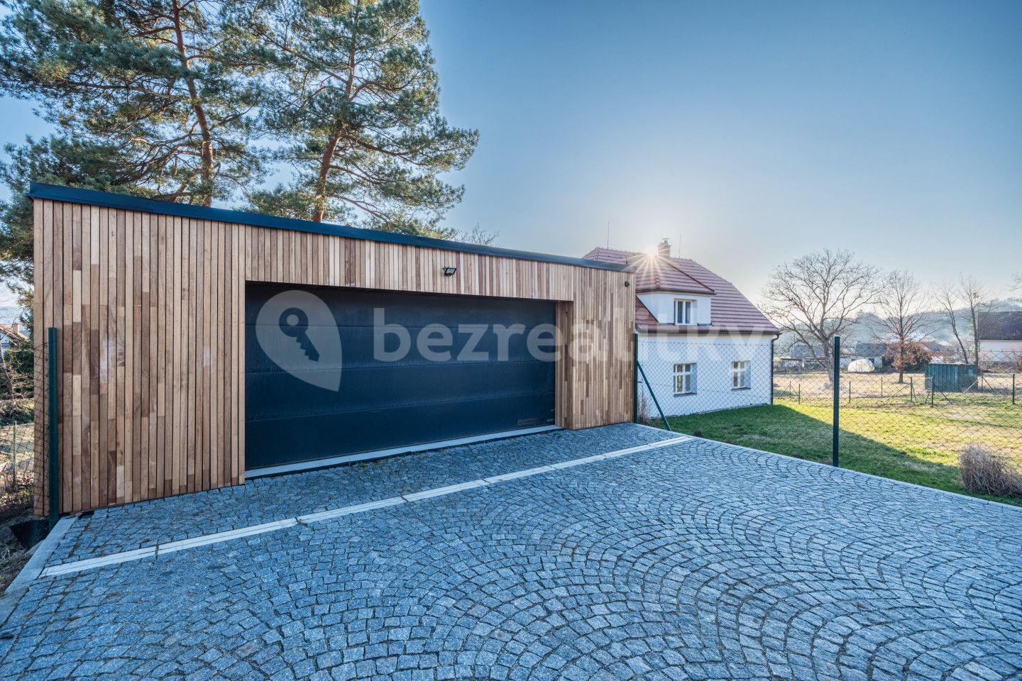 Predaj domu 238 m², pozemek 2.060 m², Bukovany, Středočeský kraj