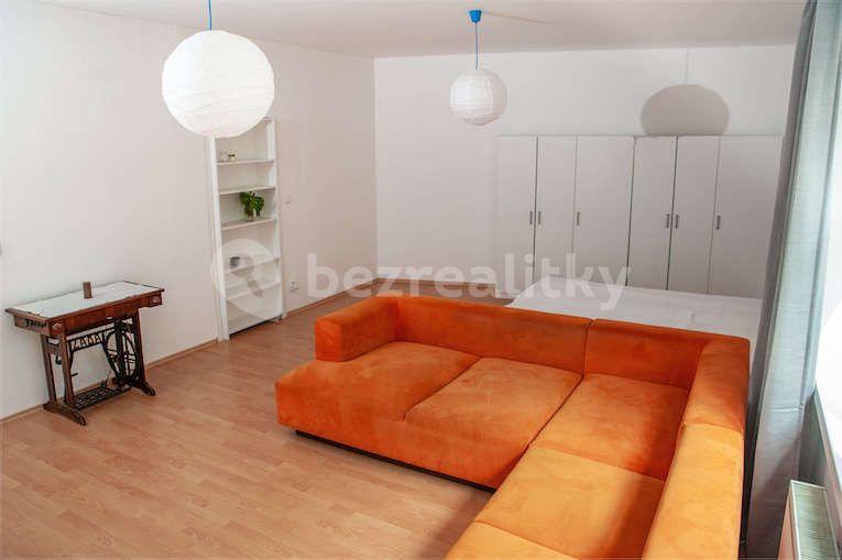 Prenájom bytu 3-izbový 95 m², Mickiewiczova, Bratislava - mestská časť Staré Mesto, Bratislavský kraj