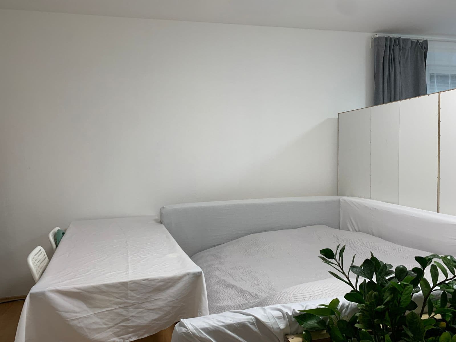 Prenájom bytu Garsoniéra 36 m², Mickiewiczova, Bratislava - mestská časť Staré Mesto, Bratislavský kraj Prenájom bytu Garsoniéra 36 m², Mickiewiczova, Bratislava - mestská časť Staré Mesto, Bratislavský kraj