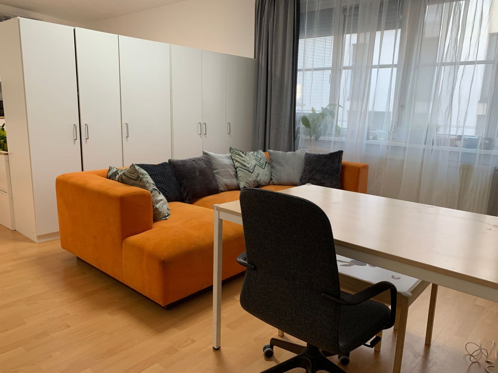 Prenájom bytu Garsoniéra 36 m², Mickiewiczova, Bratislava - mestská časť Staré Mesto, Bratislavský kraj Prenájom bytu Garsoniéra 36 m², Mickiewiczova, Bratislava - mestská časť Staré Mesto, Bratislavský kraj