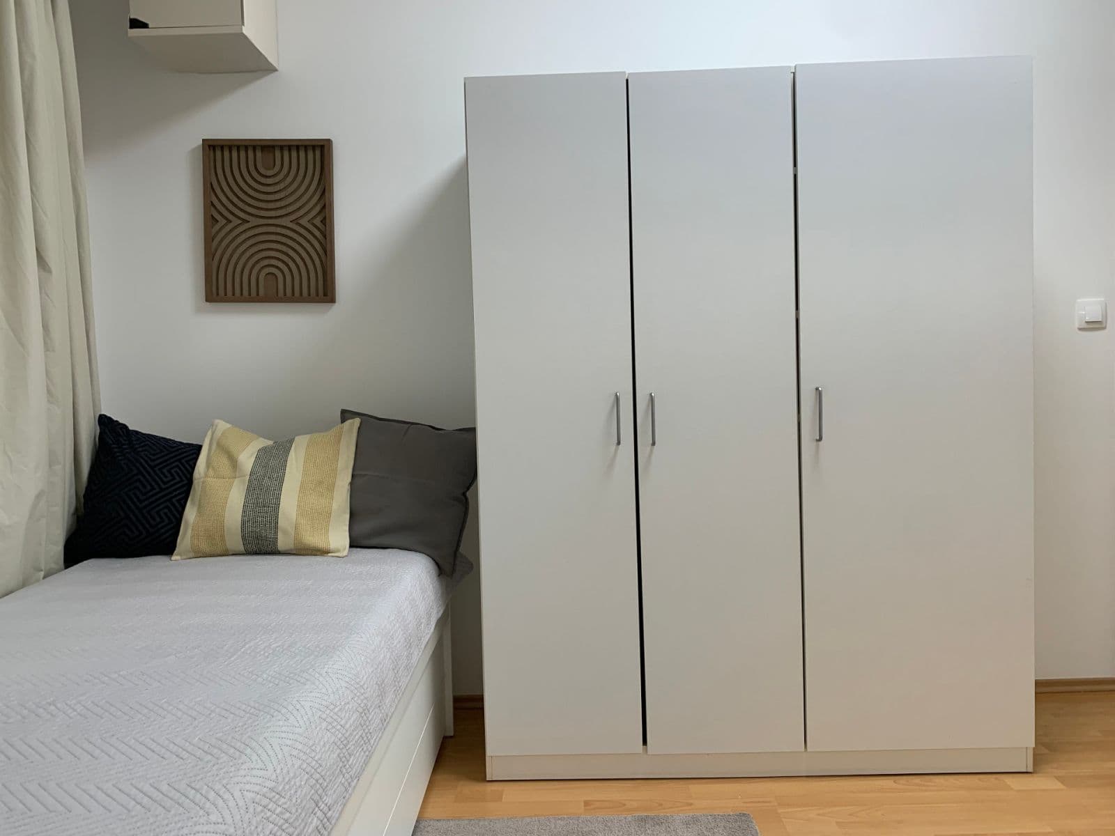 Prenájom bytu 4-izbový 17 m², Mickiewiczova, Bratislava - mestská časť Staré Mesto, Bratislavský kraj Prenájom bytu 4-izbový 17 m², Mickiewiczova, Bratislava - mestská časť Staré Mesto, Bratislavský kraj