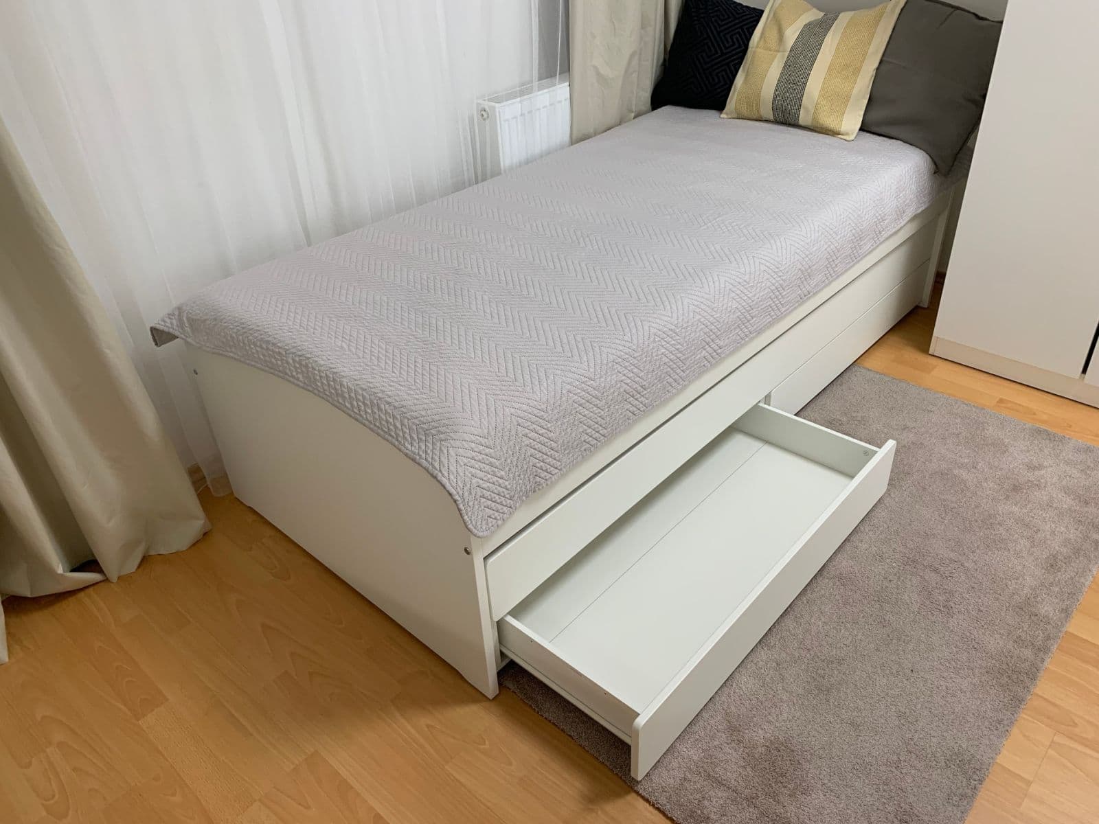 Prenájom bytu 4-izbový 17 m², Mickiewiczova, Bratislava - mestská časť Staré Mesto, Bratislavský kraj Prenájom bytu 4-izbový 17 m², Mickiewiczova, Bratislava - mestská časť Staré Mesto, Bratislavský kraj