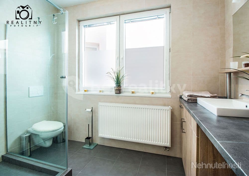 Prenájom bytu 3-izbový 95 m², Mickiewiczova, Bratislava - mestská časť Staré Mesto, Bratislavský kraj Prenájom bytu 3-izbový 95 m², Mickiewiczova, Bratislava - mestská časť Staré Mesto, Bratislavský kraj