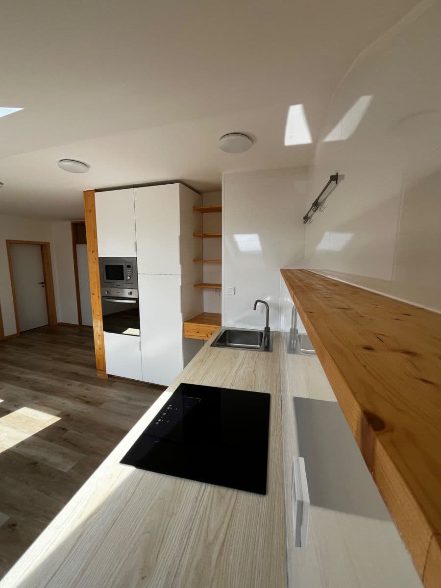 Prenájom bytu 3-izbový 76 m², Trnkova, Brno, Jihomoravský kraj Prenájom bytu 3-izbový 76 m², Trnkova, Brno, Jihomoravský kraj