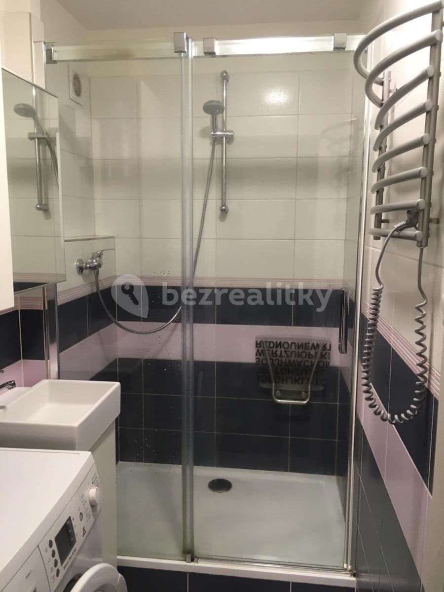 Prenájom bytu 3-izbový 55 m², Smotlachova, Praha, Praha Prenájom bytu 3-izbový 55 m², Smotlachova, Praha, Praha