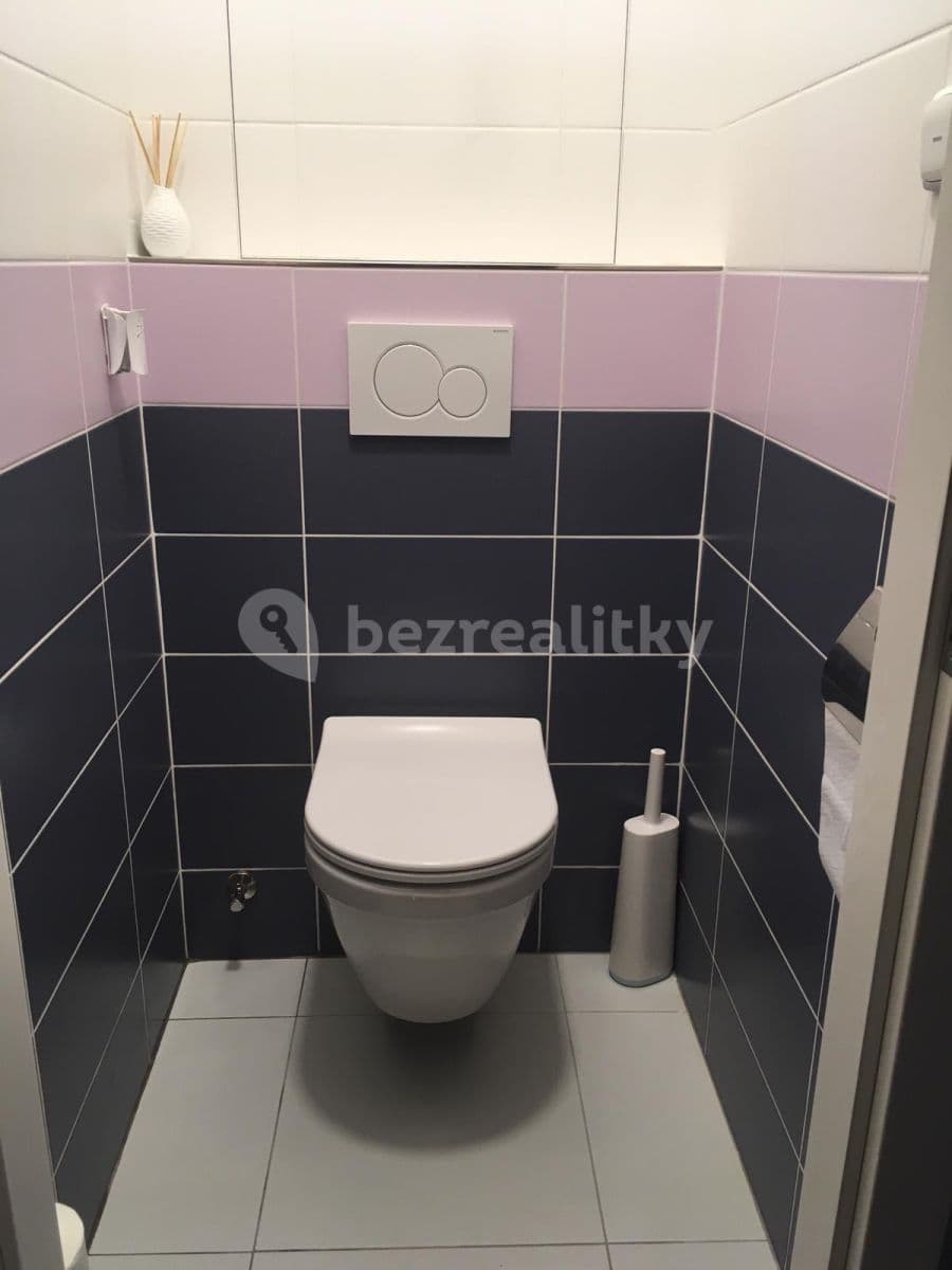 Prenájom bytu 3-izbový 55 m², Smotlachova, Praha, Praha Prenájom bytu 3-izbový 55 m², Smotlachova, Praha, Praha