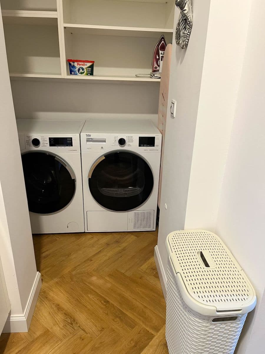 Prenájom bytu 70 m², U Rajské zahrady, Praha, Praha Prenájom bytu 70 m², U Rajské zahrady, Praha, Praha
