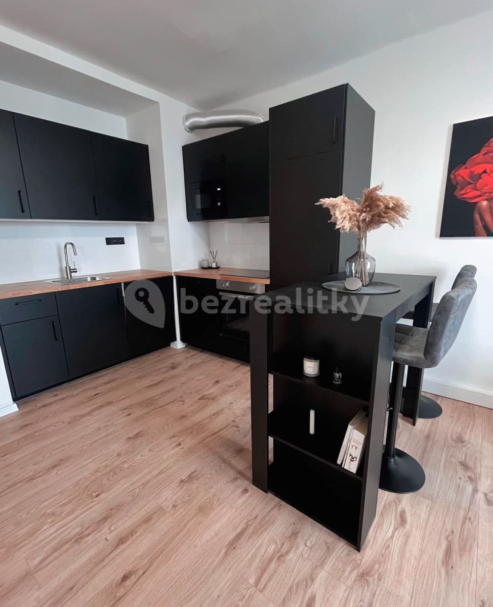 Prenájom bytu 2-izbový 48 m², Kovářská, Praha, Praha Prenájom bytu 2-izbový 48 m², Kovářská, Praha, Praha