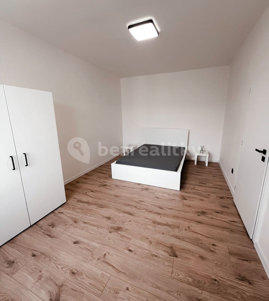 Prenájom bytu 2-izbový 48 m², Kovářská, Praha, Praha Prenájom bytu 2-izbový 48 m², Kovářská, Praha, Praha