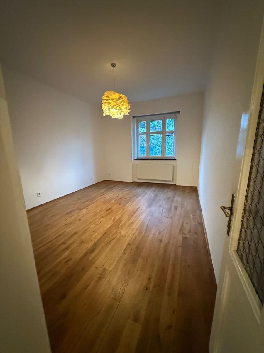 Prenájom bytu 2-izbový 57 m², Šlikova, Praha, Praha Prenájom bytu 2-izbový 57 m², Šlikova, Praha, Praha