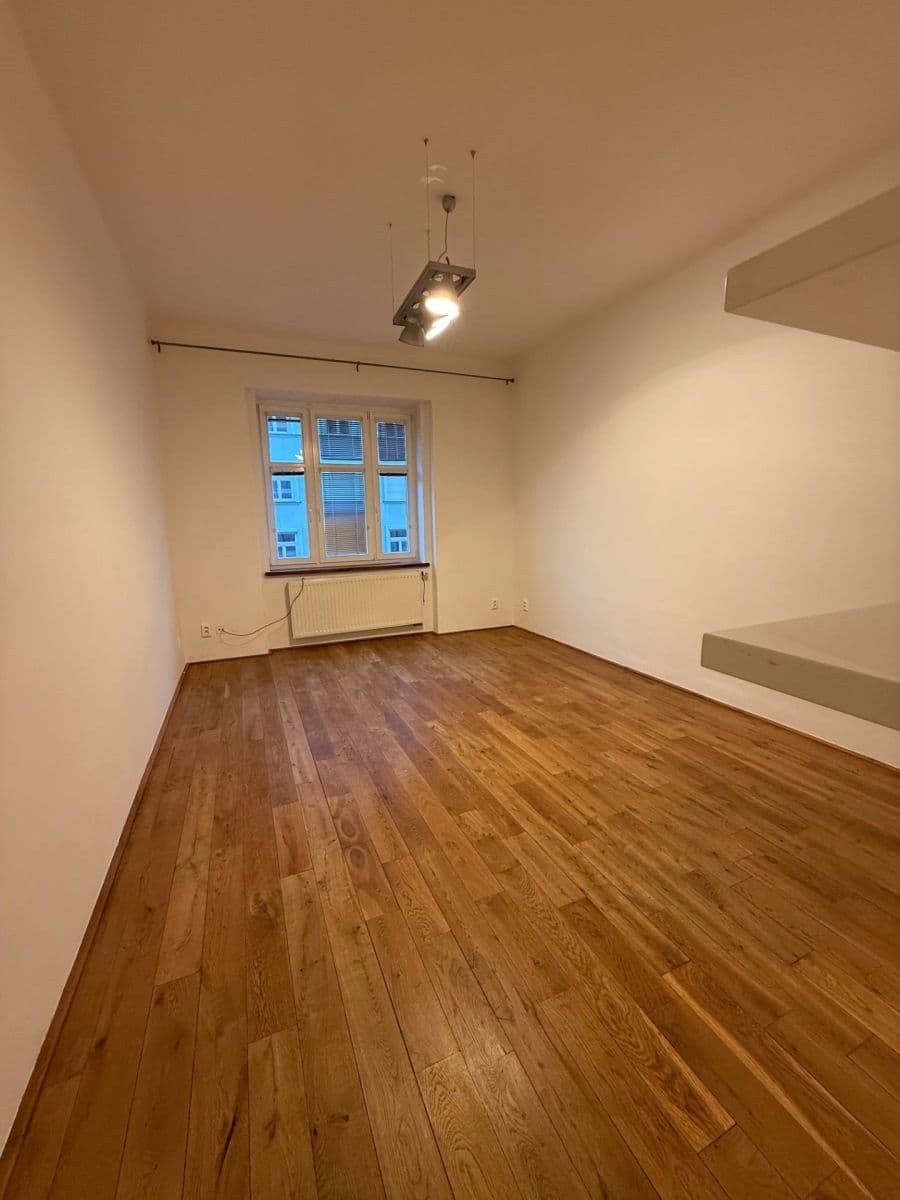Prenájom bytu 2-izbový 57 m², Šlikova, Praha, Praha Prenájom bytu 2-izbový 57 m², Šlikova, Praha, Praha