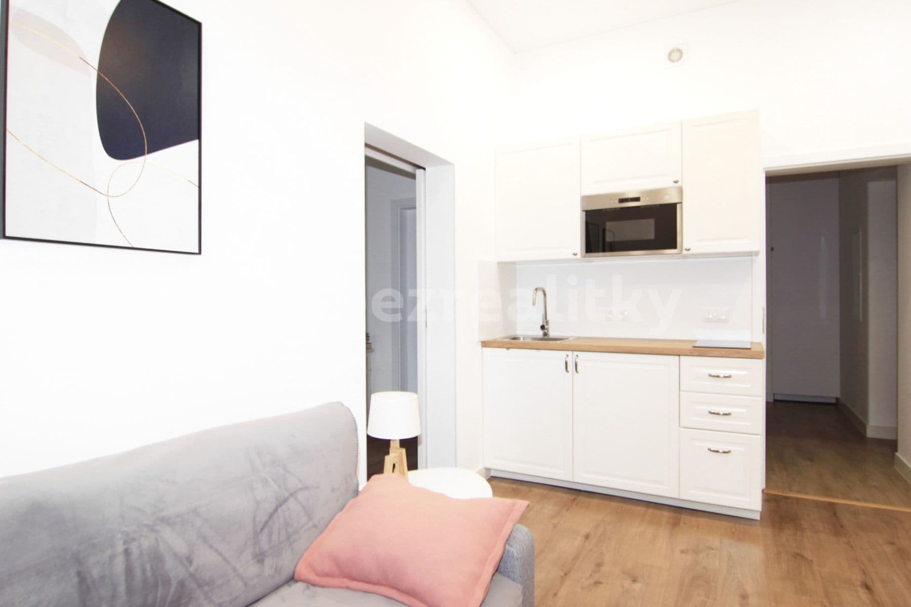 Prenájom bytu 2-izbový 43 m², Vřídelní, Karlovy Vary, Karlovarský kraj Prenájom bytu 2-izbový 43 m², Vřídelní, Karlovy Vary, Karlovarský kraj