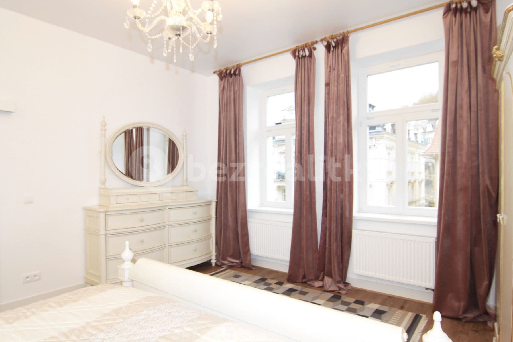 Prenájom bytu 2-izbový 43 m², Vřídelní, Karlovy Vary, Karlovarský kraj Prenájom bytu 2-izbový 43 m², Vřídelní, Karlovy Vary, Karlovarský kraj