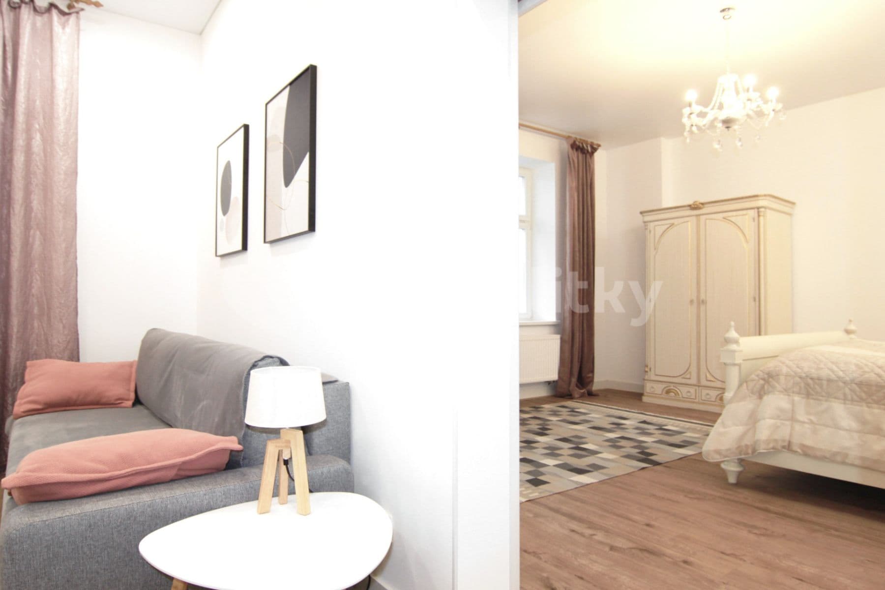 Prenájom bytu 2-izbový 43 m², Vřídelní, Karlovy Vary, Karlovarský kraj Prenájom bytu 2-izbový 43 m², Vřídelní, Karlovy Vary, Karlovarský kraj