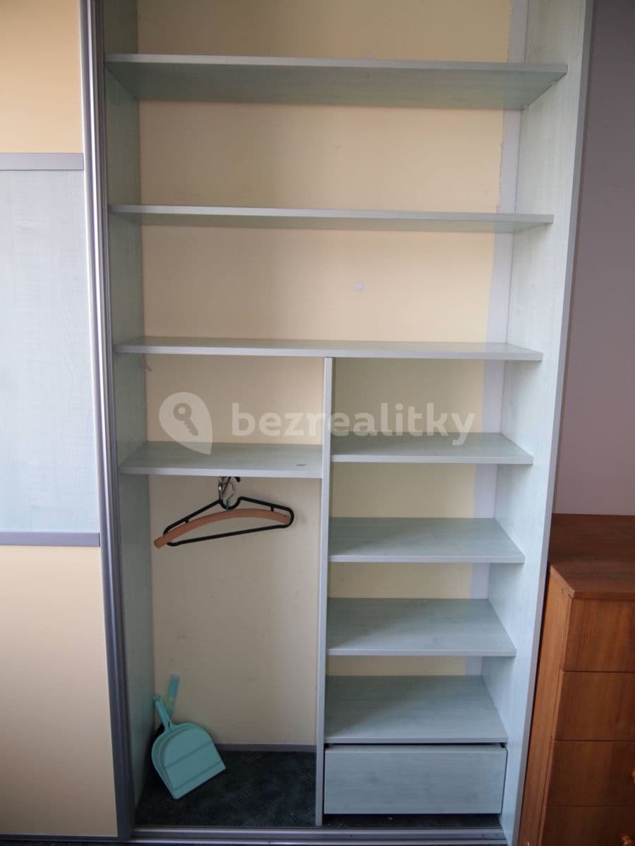 Prenájom bytu 3-izbový 80 m², Tusarova, Praha, Praha Prenájom bytu 3-izbový 80 m², Tusarova, Praha, Praha