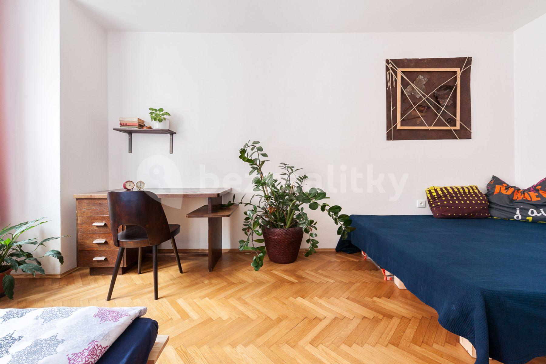 Prenájom bytu 3-izbový 86 m², Vrázova, Praha, Praha