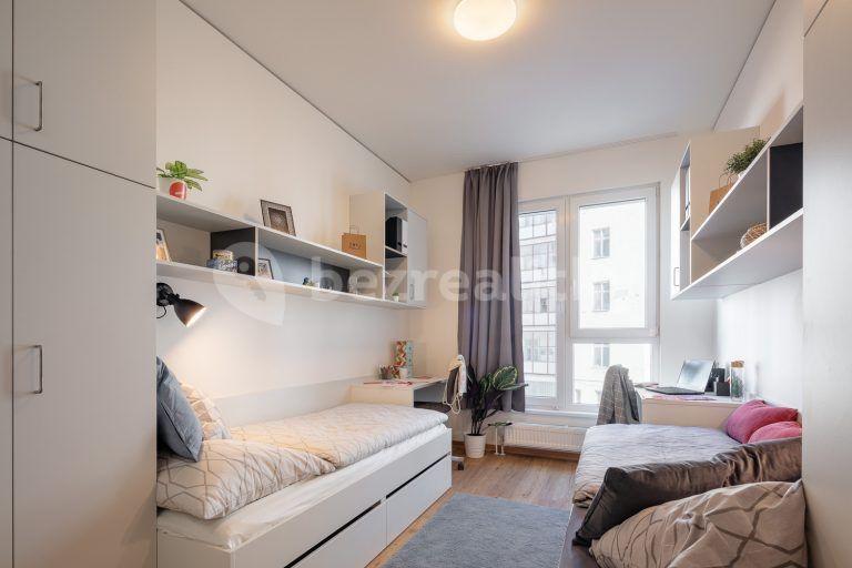 Prenájom bytu 1-izbový 17 m², Na Zátorách, Praha, Praha
