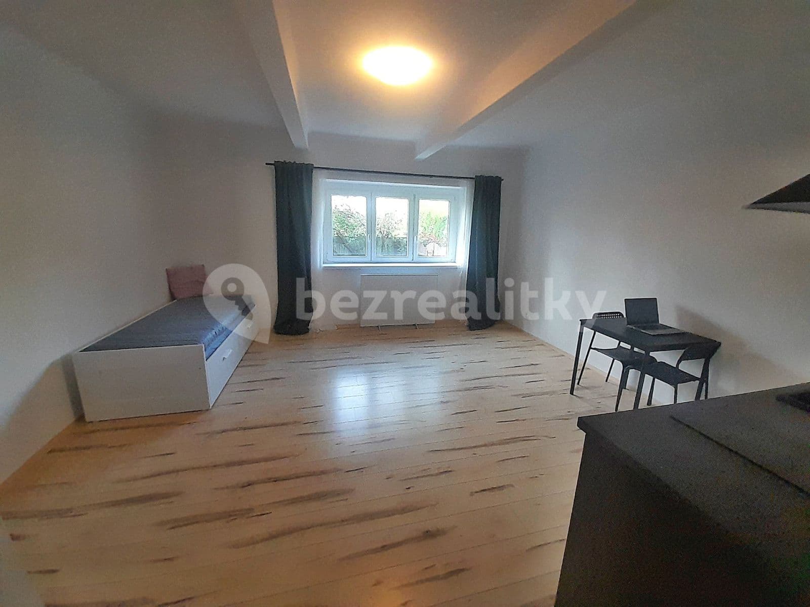 Prenájom bytu 1-izbový 30 m², Budějovická, Praha, Praha