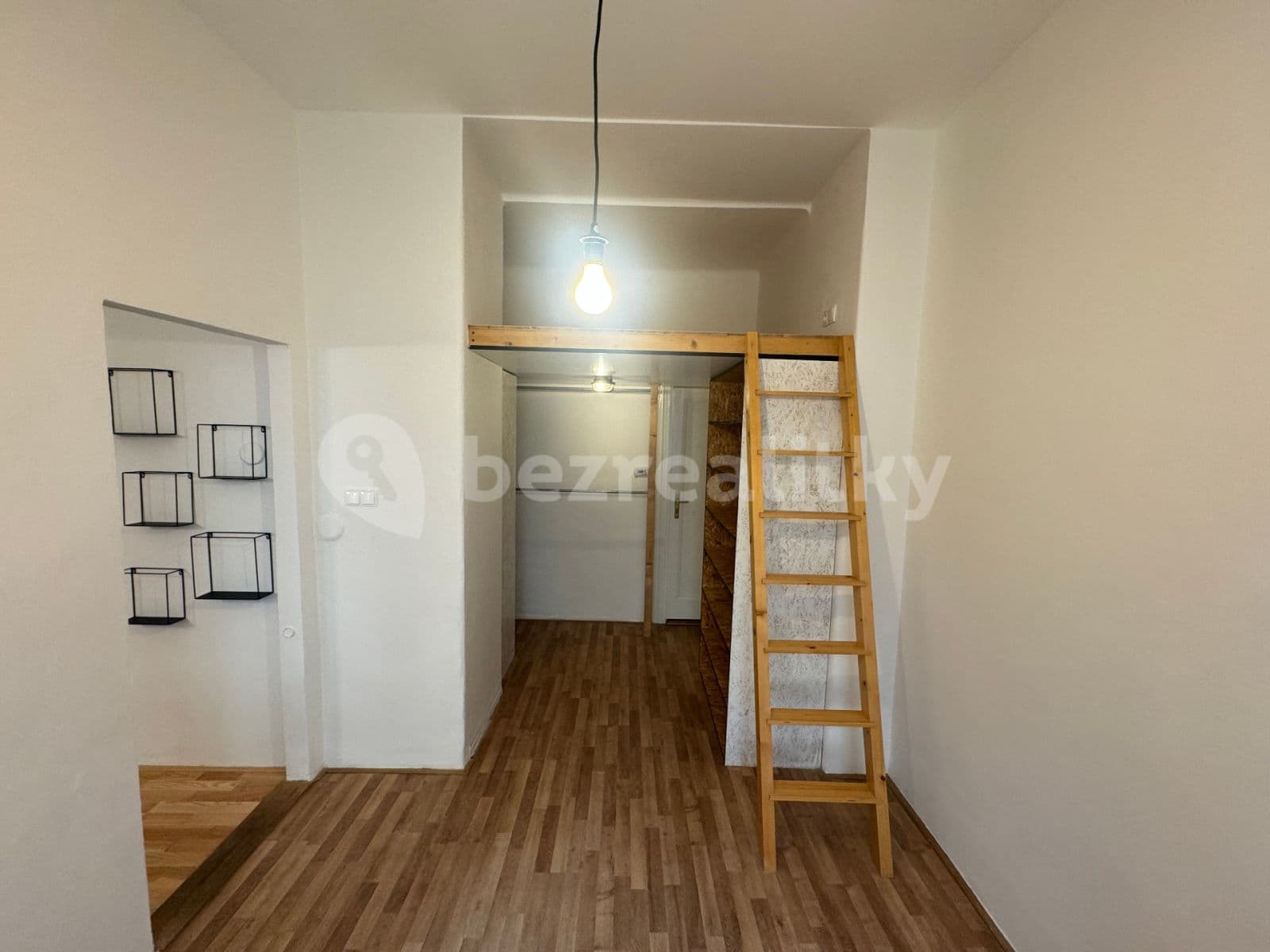 Prenájom bytu 2-izbový 40 m², Radhošťská, Praha, Praha Prenájom bytu 2-izbový 40 m², Radhošťská, Praha, Praha