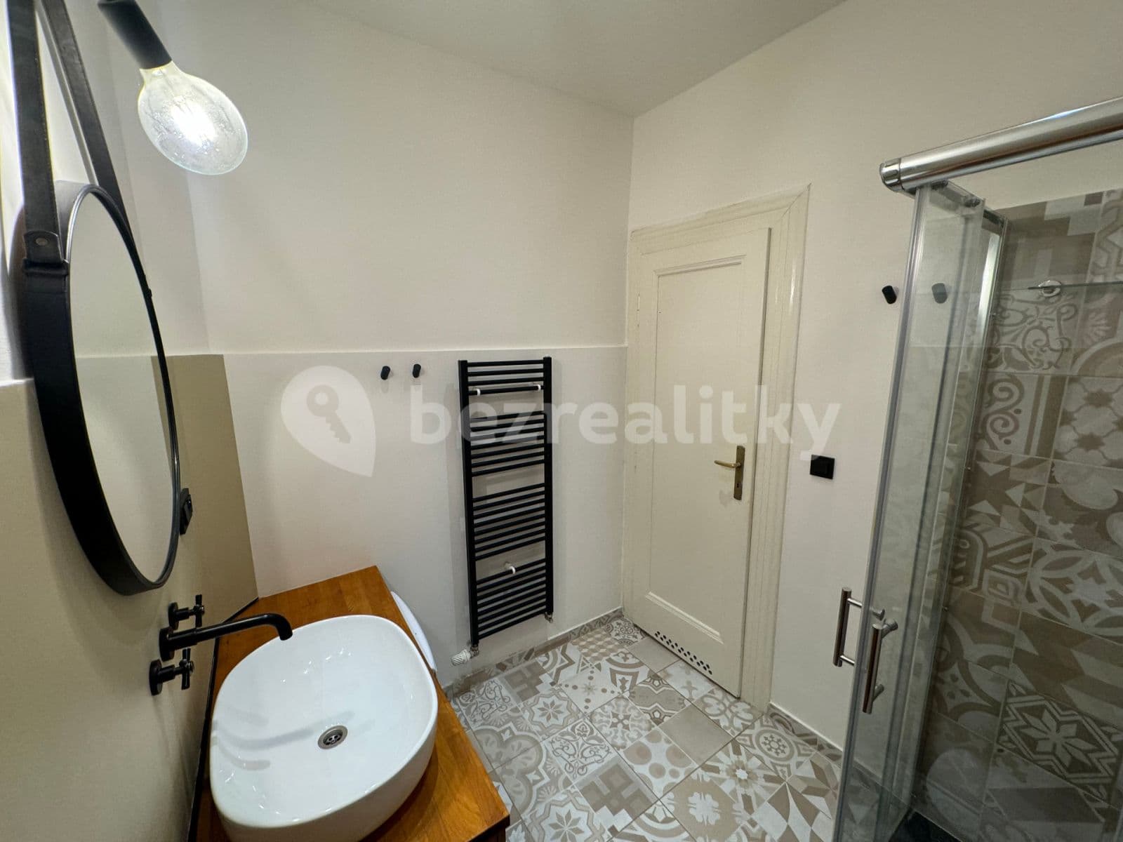 Prenájom bytu 2-izbový 40 m², Radhošťská, Praha, Praha Prenájom bytu 2-izbový 40 m², Radhošťská, Praha, Praha