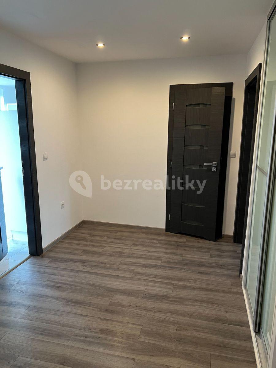 Prenájom bytu 3-izbový 71 m², Boháčova, Pardubice, Pardubický kraj