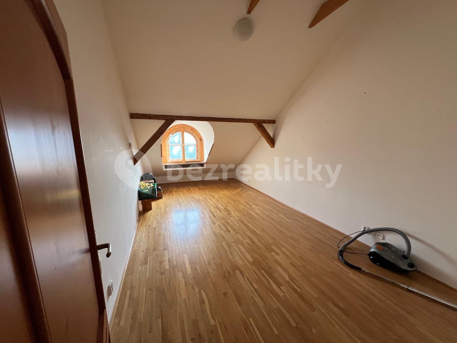 Prenájom bytu 3-izbový 110 m², Škrétova, Praha, Praha