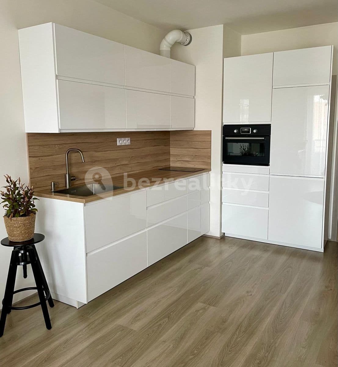 Prenájom bytu 1-izbový 33 m², Štanderova, Praha, Praha Prenájom bytu 1-izbový 33 m², Štanderova, Praha, Praha