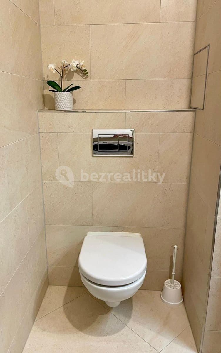 Prenájom bytu 1-izbový 33 m², Štanderova, Praha, Praha Prenájom bytu 1-izbový 33 m², Štanderova, Praha, Praha