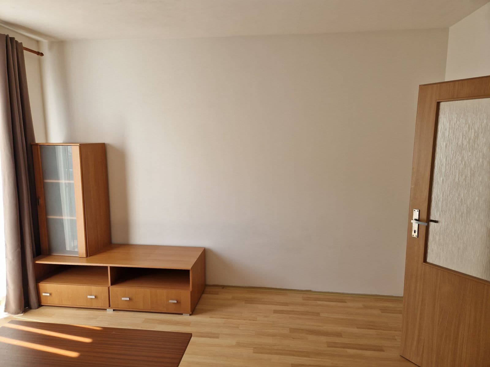 Prenájom bytu 1-izbový 30 m², Jozefa Gabčíka, Pardubice, Pardubický kraj Prenájom bytu 1-izbový 30 m², Jozefa Gabčíka, Pardubice, Pardubický kraj