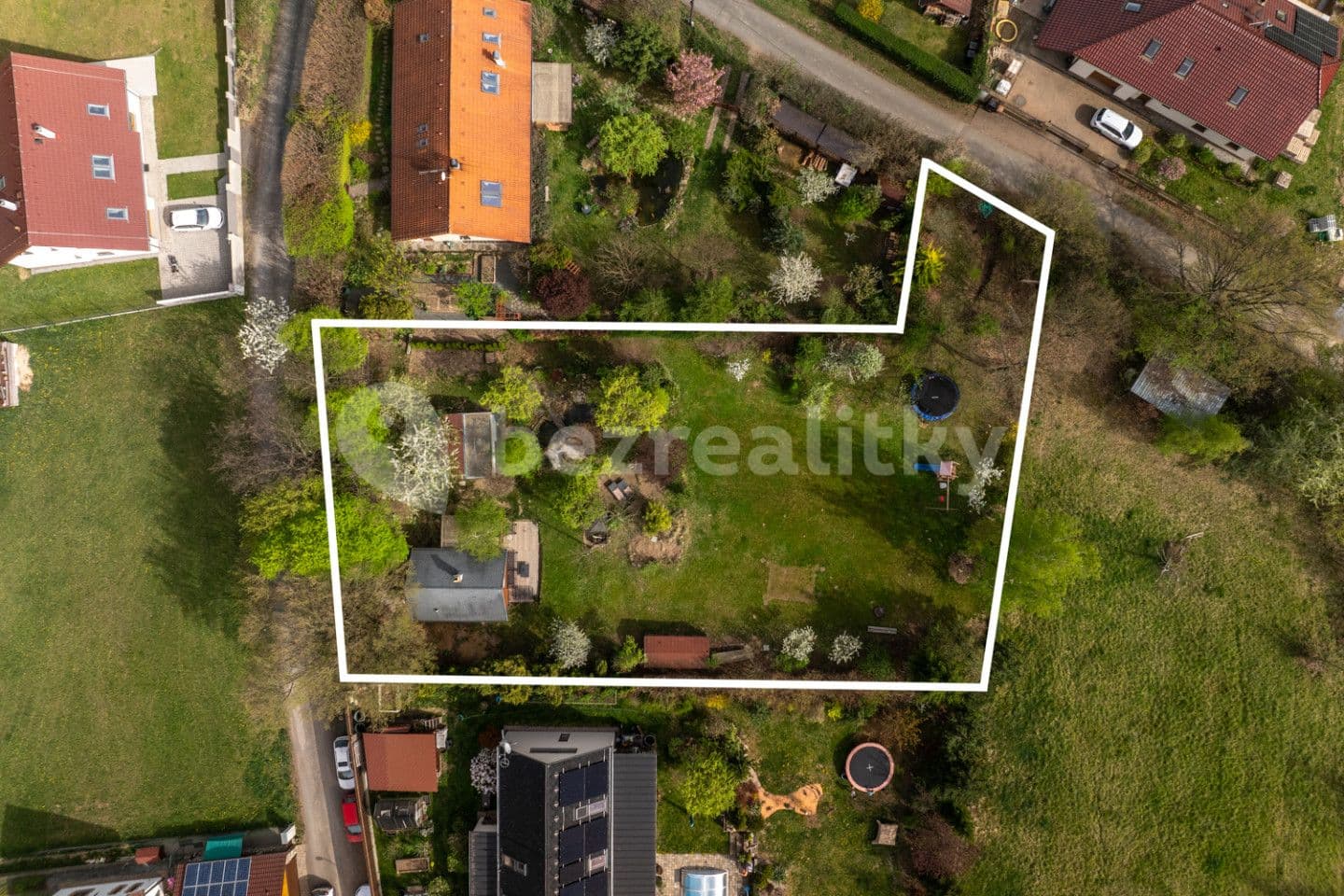 Predaj pozemku 1.449 m², Buš, Středočeský kraj