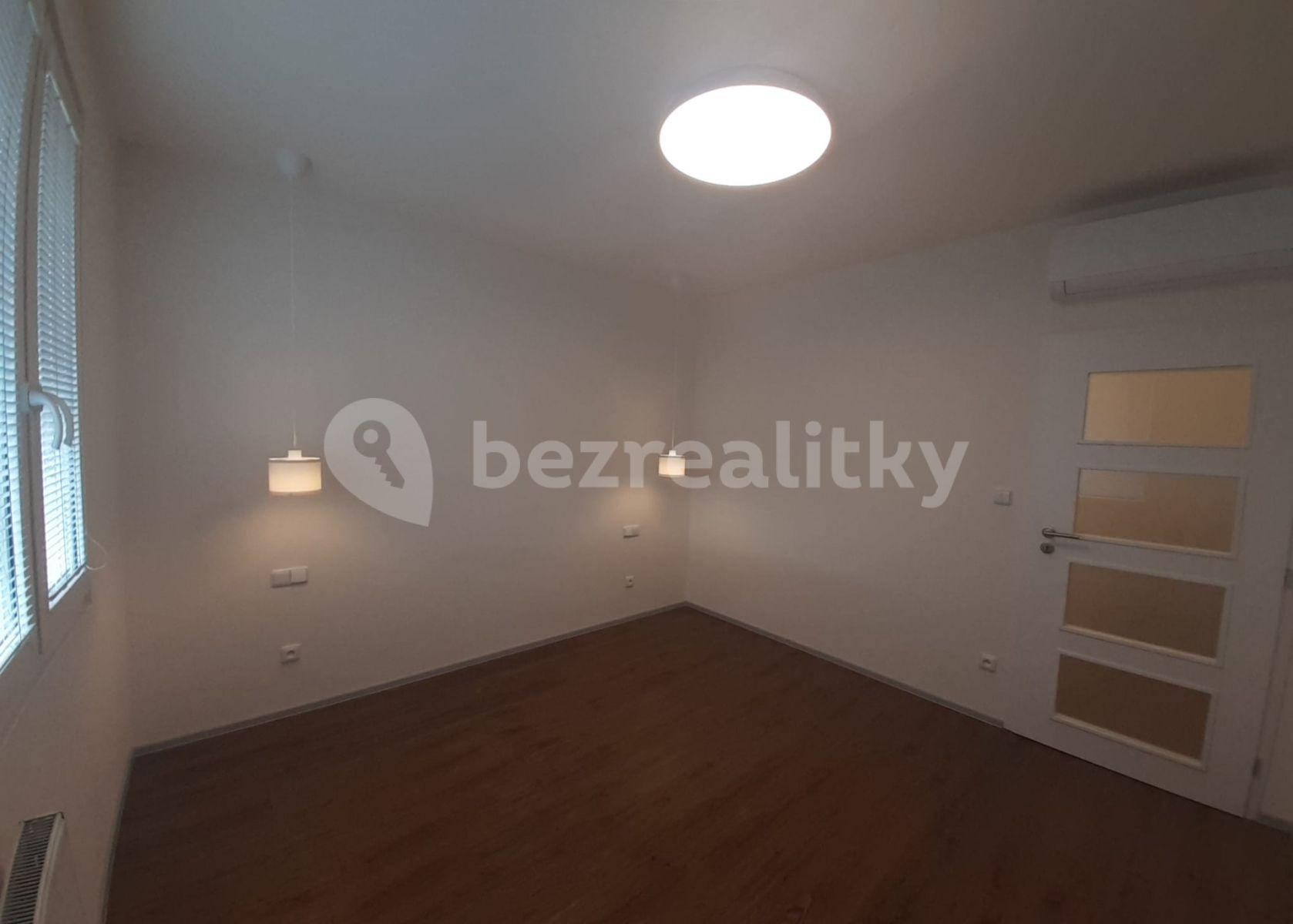 Prenájom bytu 3-izbový 73 m², Rytířova, Praha, Praha