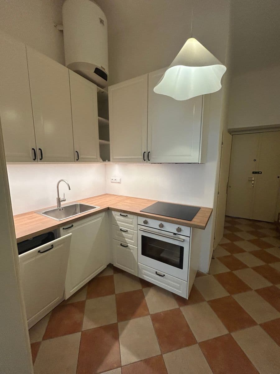 Prenájom bytu 2-izbový 55 m², Bubenská, Praha, Praha Prenájom bytu 2-izbový 55 m², Bubenská, Praha, Praha