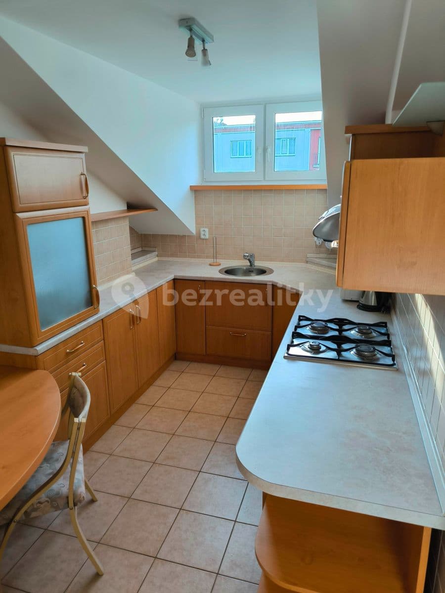 Prenájom bytu 1-izbový 40 m², Benešovo nábřeží, Zlín, Zlínský kraj Prenájom bytu 1-izbový 40 m², Benešovo nábřeží, Zlín, Zlínský kraj
