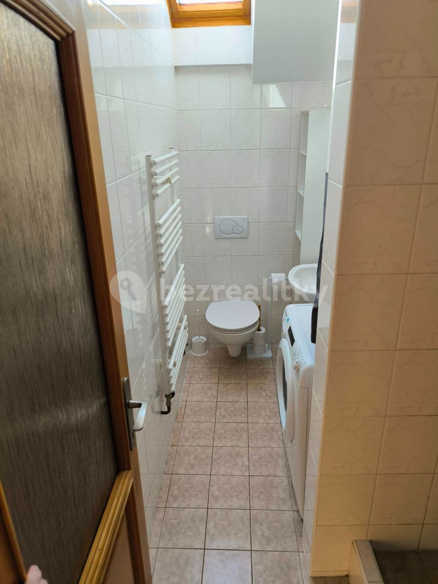 Prenájom bytu 1-izbový 40 m², Benešovo nábřeží, Zlín, Zlínský kraj Prenájom bytu 1-izbový 40 m², Benešovo nábřeží, Zlín, Zlínský kraj