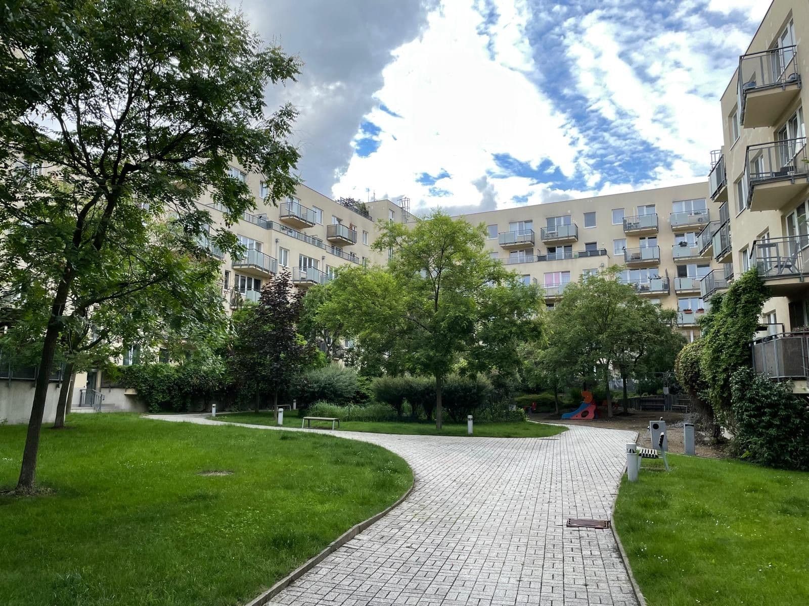 Prenájom bytu 2-izbový 44 m², Rižská, Praha, Praha Prenájom bytu 2-izbový 44 m², Rižská, Praha, Praha