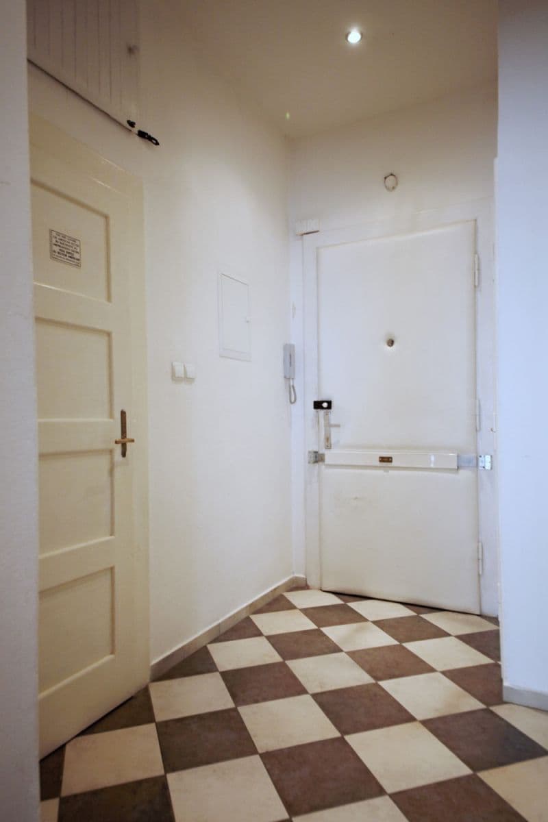 Prenájom bytu 50 m², Čajkovského, Praha, Praha Prenájom bytu 50 m², Čajkovského, Praha, Praha