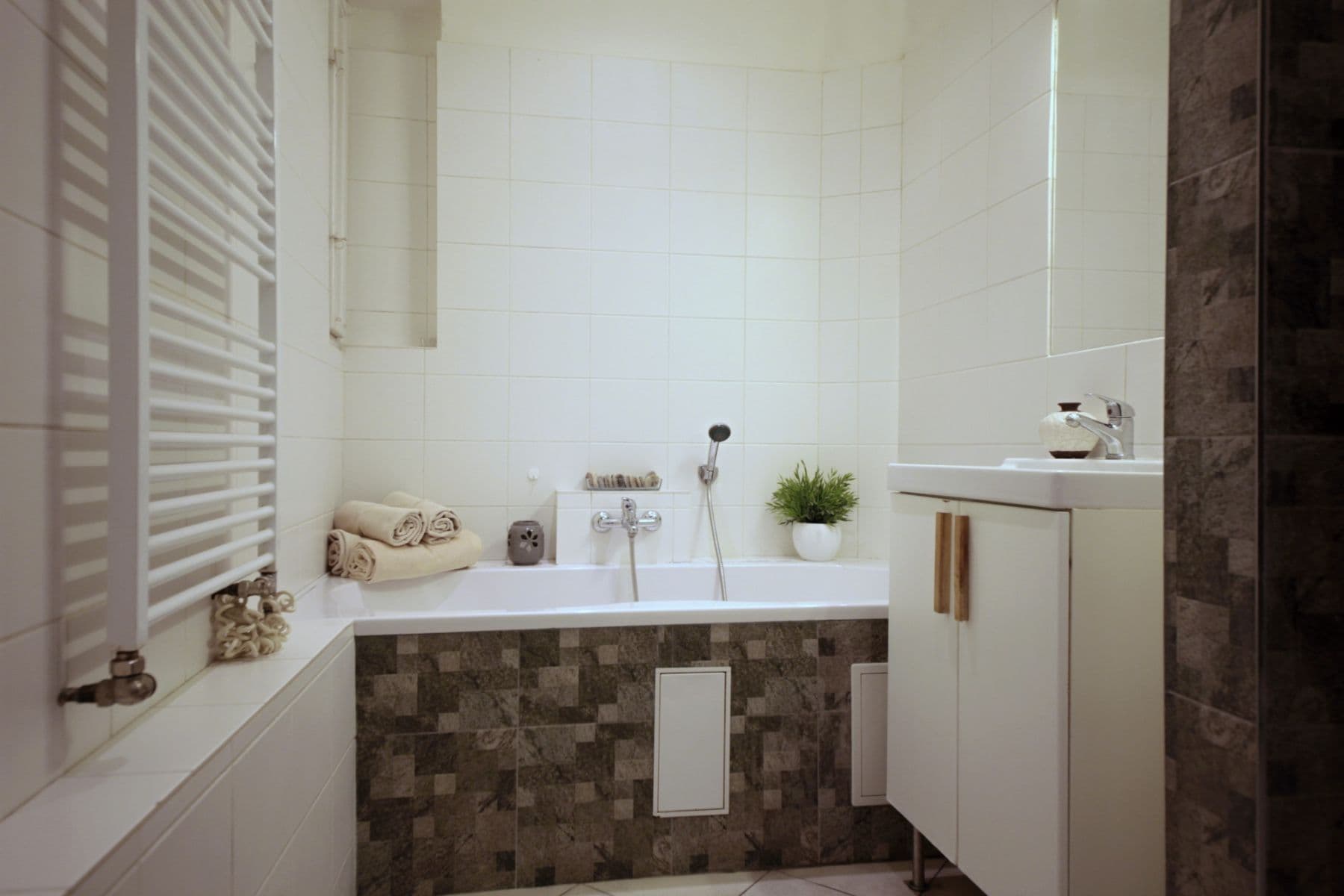 Prenájom bytu 50 m², Čajkovského, Praha, Praha Prenájom bytu 50 m², Čajkovského, Praha, Praha